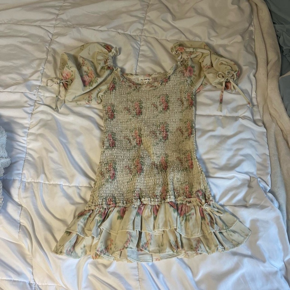 Floral Smocked Ruffle Dress women’s medium